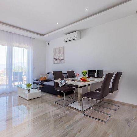Luxury Apartments Kostrena With Pool 2 Екстериор снимка
